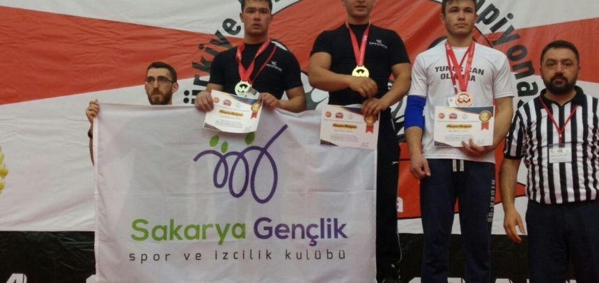 Sakarya Gençlik, Türkiye Bilek Güreşi Yarışmasını Başarıyla Tamamladı