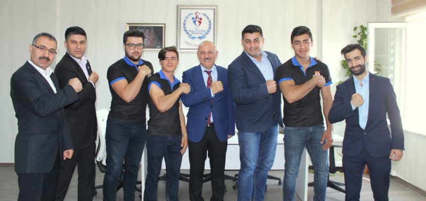 Akdeniz Dinamik Gençlik Bilek Güreşi Takımı, İl Spor Müdürlüğünü Ziyaret Etti