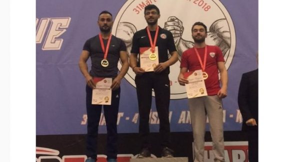 Gaziantep Seyyah Gençlik, Türkiye Bilek Güreşi Yarışması’ndan Gümüş Madalyayla Döndü