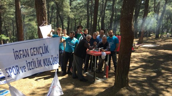Bursa İrfan Gençlik, Kent Ormanı’nda Bilek Güreşini Tanıttı