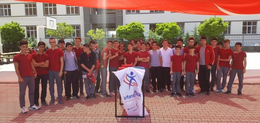 Bursa İrfan Gençlik, İnegöl’de Bilek Güreşi Müsabakaları Düzenledi